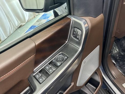 Used 2025 Ford F150 King Ranch AWD/4WD image 12