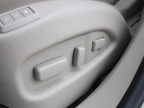 Used 2011 Cadillac SRX Luxury FWD image 3