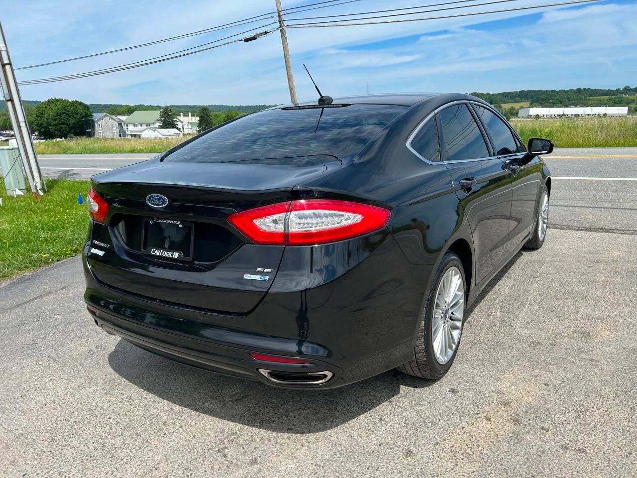 Used 2016 Ford Fusion SE w/ Equipment Group 202A AWD/4WD image 9