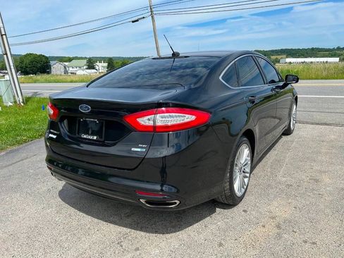 Used 2016 Ford Fusion SE w/ Equipment Group 202A AWD/4WD image 9