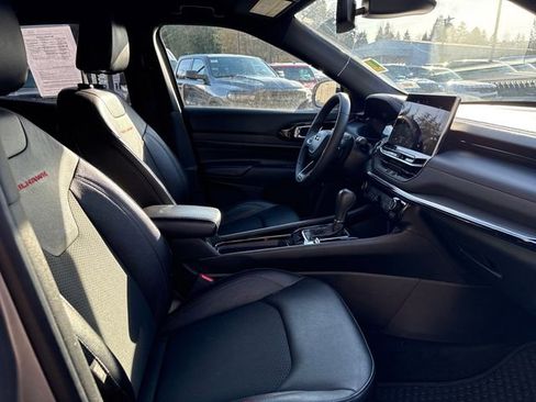 Used 2024 Jeep Compass Trailhawk image 39