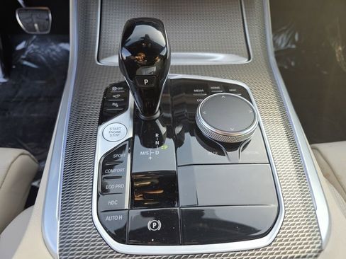 Used 2022 BMW X5 xDrive40i w/ M Sport Package image 27