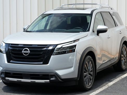 Used 2022 Nissan Pathfinder SL w/ SL Premium Package FWD image 46