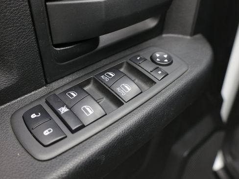 Used 2022 RAM 1500 Tradesman w/ Chrome Appearance Group AWD/4WD image 17