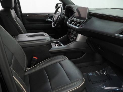 Used 2024 Chevrolet Suburban Premier image 51