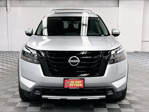 New 2025 Nissan Pathfinder Platinum w/ Lighting Package (N93) AWD/4WD image 15