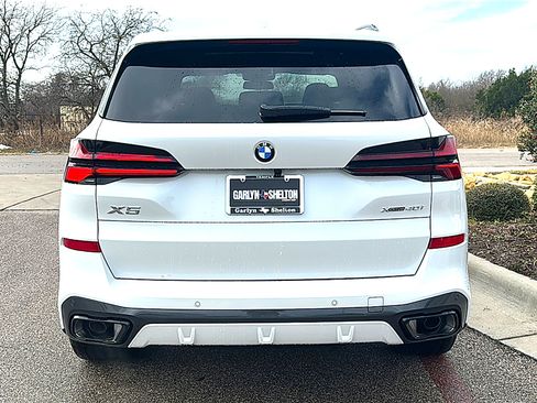 New 2026 BMW X5 xDrive40i w/ M Sport Package AWD/4WD image 7