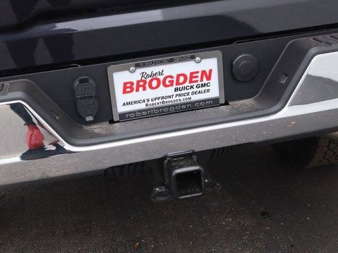 New 2026 GMC Sierra 2500 SLE w/ SLE Value Package; image 8