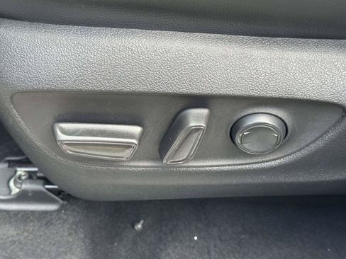 Used 2022 Toyota Highlander XSE FWD image 21