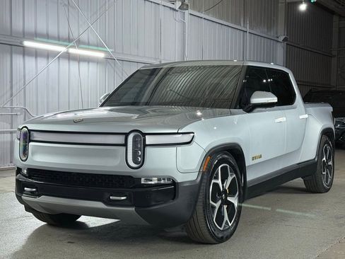 Used 2022 Rivian R1T Adventure image 1