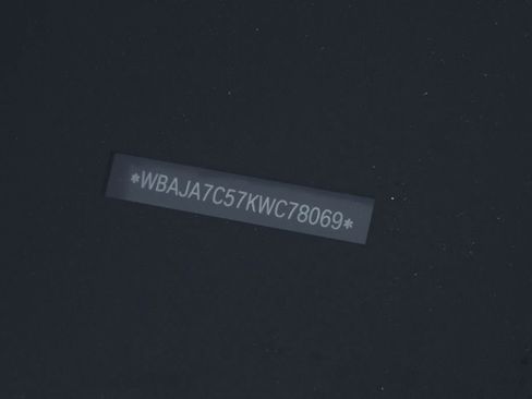 Used 2019 BMW 530i xDrive image 69