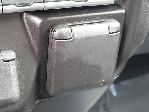 Used 2020 Chevrolet Silverado 1500 Custom w/ Custom Value Package image 22