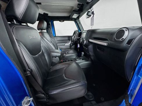 Used 2016 Jeep Wrangler Unlimited Sahara w/ Max Tow Package AWD/4WD image 33