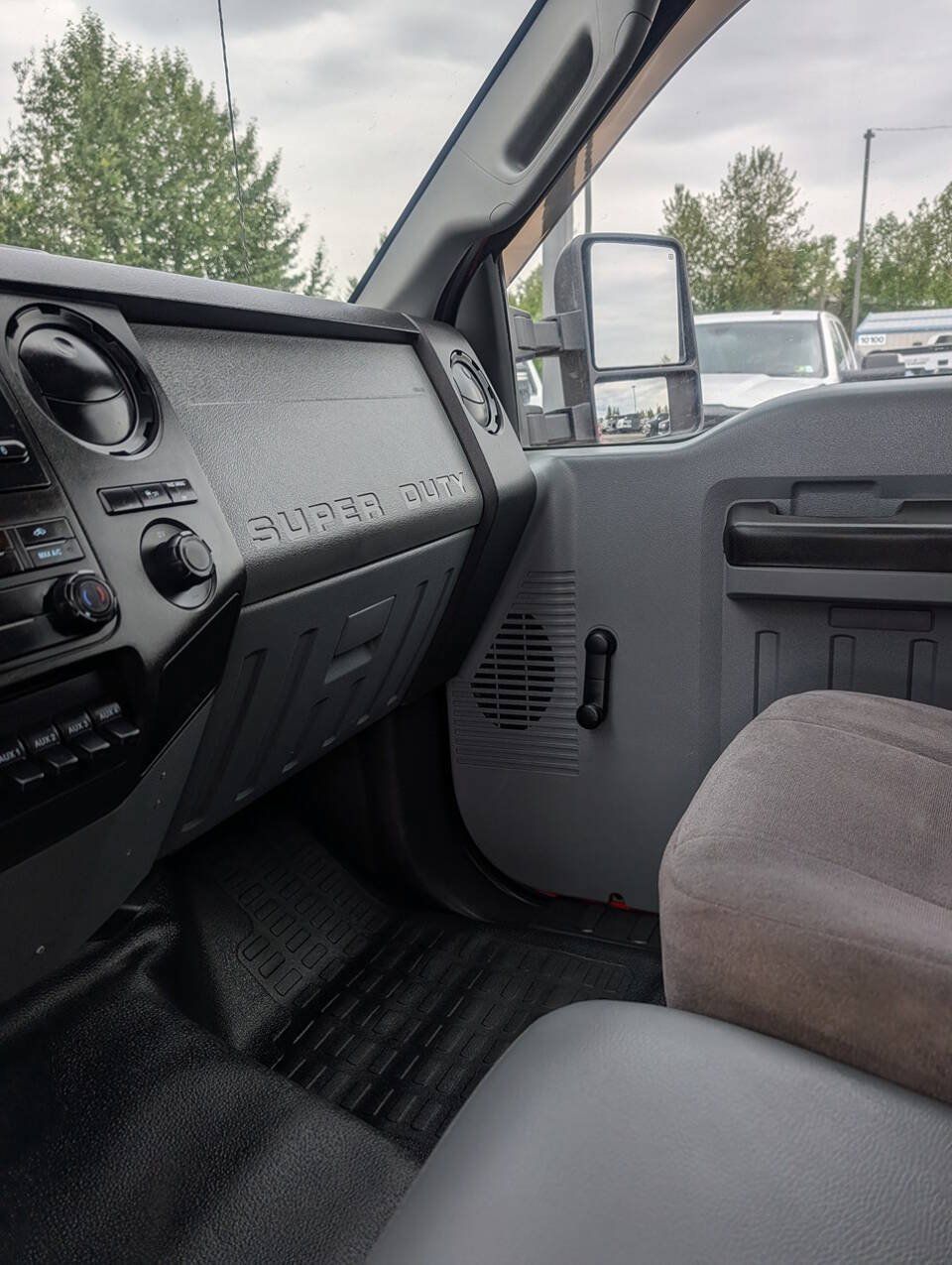Used 2016 Ford F250 XL w/ Camper Package AWD/4WD image 14