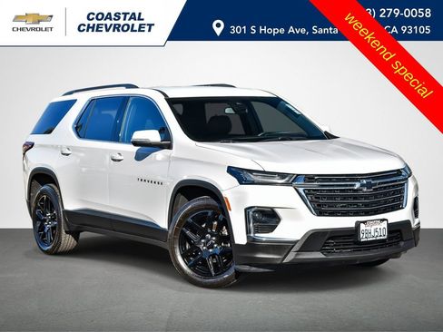 Used 2022 Chevrolet Traverse LT image 1