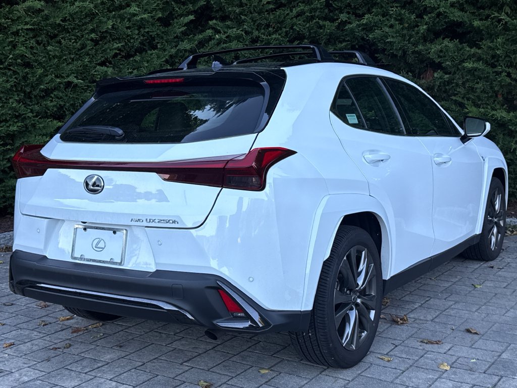 Used 2024 Lexus UX 250h F Sport AWD/4WD image 5