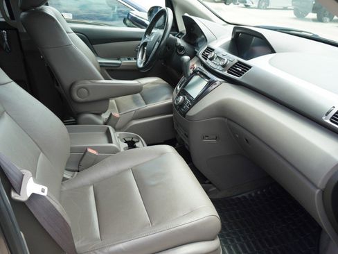 Used 2015 Honda Odyssey Touring image 9
