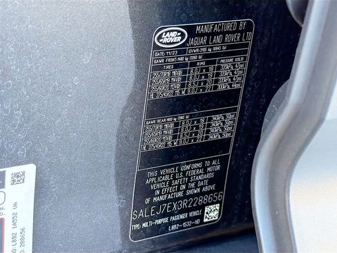 Used 2024 Land Rover Defender 110 S image 44