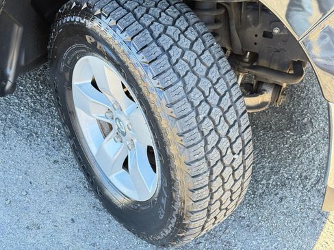 Used 2018 RAM 1500 Classic SLT w/ Luxury Group image 92