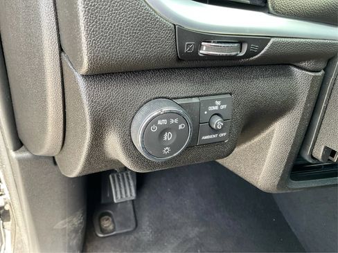 Used 2015 Chevrolet Traverse LT FWD image 17