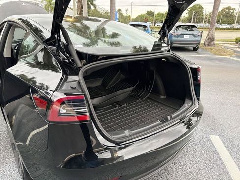 Used 2023 Tesla Model 3 Standard Range image 33