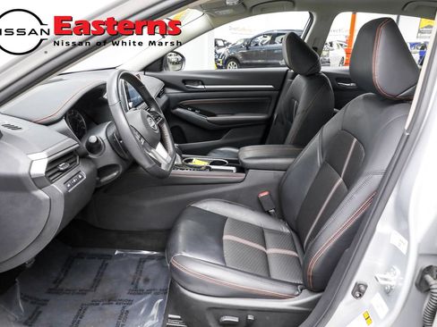 Used 2023 Nissan Altima 2.5 SR FWD image 14