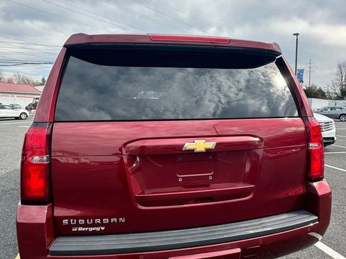 Used 2016 Chevrolet Suburban LT w/ Luxury Package image 5