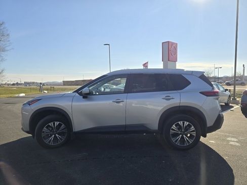 Used 2023 Nissan Rogue SV w/ SV Premium B Package image 12