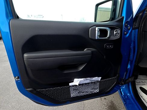 New 2026 Jeep Gladiator Sport image 14