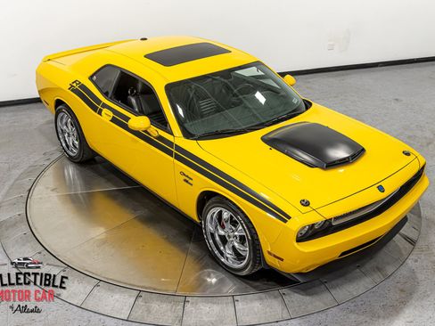 Used 2010 Dodge Challenger R/T RWD image 32