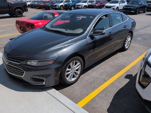 Used 2017 Chevrolet Malibu LT w/ Leather Package FWD image 1