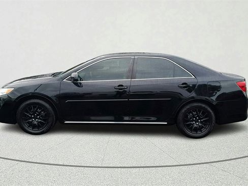 Used 2014 Toyota Camry LE image 4