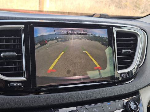 Used 2023 Chrysler Pacifica Touring-L image 20