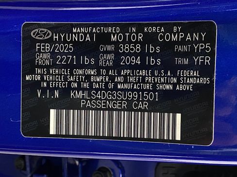 Used 2025 Hyundai Elantra SEL FWD image 35
