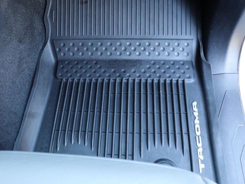 Used 2018 Toyota Tacoma TRD Sport image 66