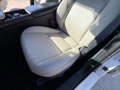 Used 2019 MAZDA MAZDA3 Preferred 4dr Hatchback 6A image 31