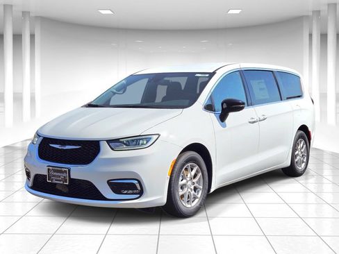 New 2026 Chrysler Pacifica Select FWD image 7