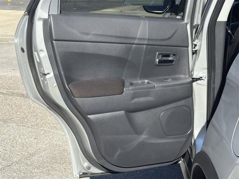 Used 2025 Mitsubishi Outlander Sport ES image 27