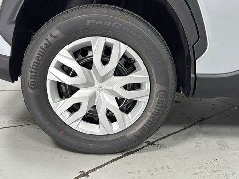 New 2025 Toyota Corolla Cross L image 21