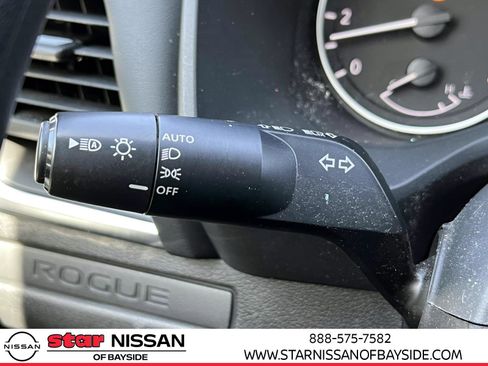 Used 2024 Nissan Rogue S image 22