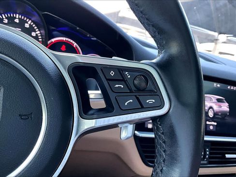 Used 2020 Porsche Cayenne image 24
