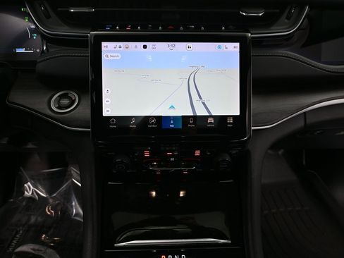 Used 2022 Jeep Grand Cherokee Limited 4xe image 33