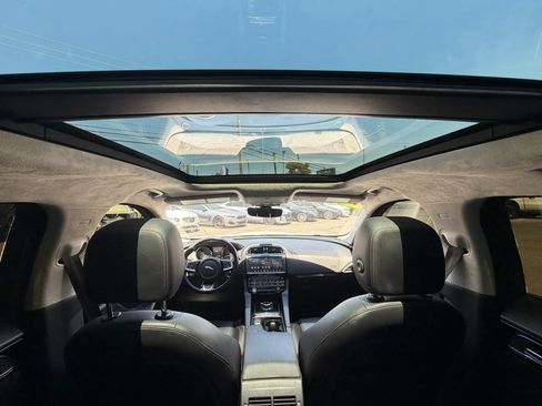 Used 2020 Jaguar F-PACE Prestige AWD/4WD image 18