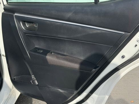 Used 2015 Toyota Corolla L image 31