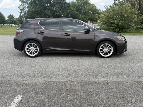 Used 2013 Lexus CT 200h FWD image 27