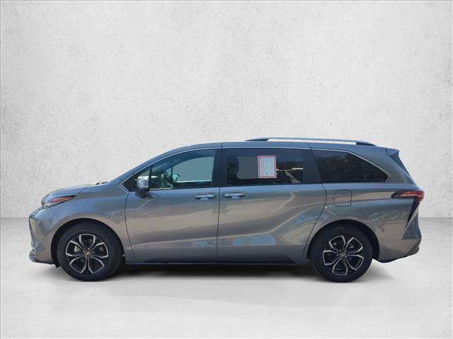 Used 2026 Toyota Sienna Platinum AWD/4WD image 8