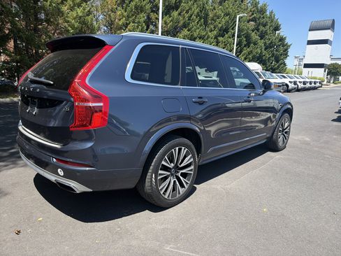 Used 2020 Volvo XC90 T5 Momentum w/ Protection Package Premier FWD image 10