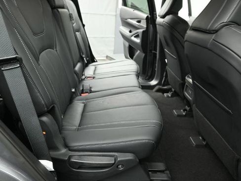 Certified 2025 INFINITI QX60 Luxe image 24