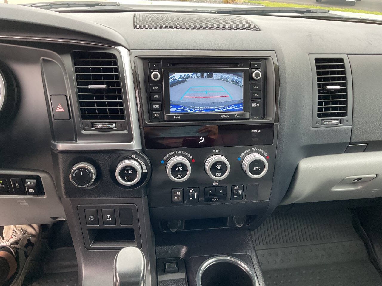 Used 2018 Toyota Sequoia Limited w/ Safety & Convenience Package AWD/4WD image 26