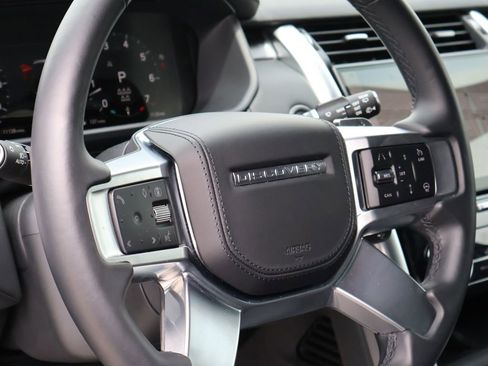 Used 2025 Land Rover Discovery Metropolitan Edition AWD/4WD image 18